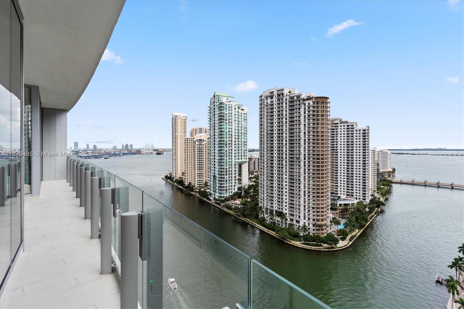 image Aston Martin Residences13
