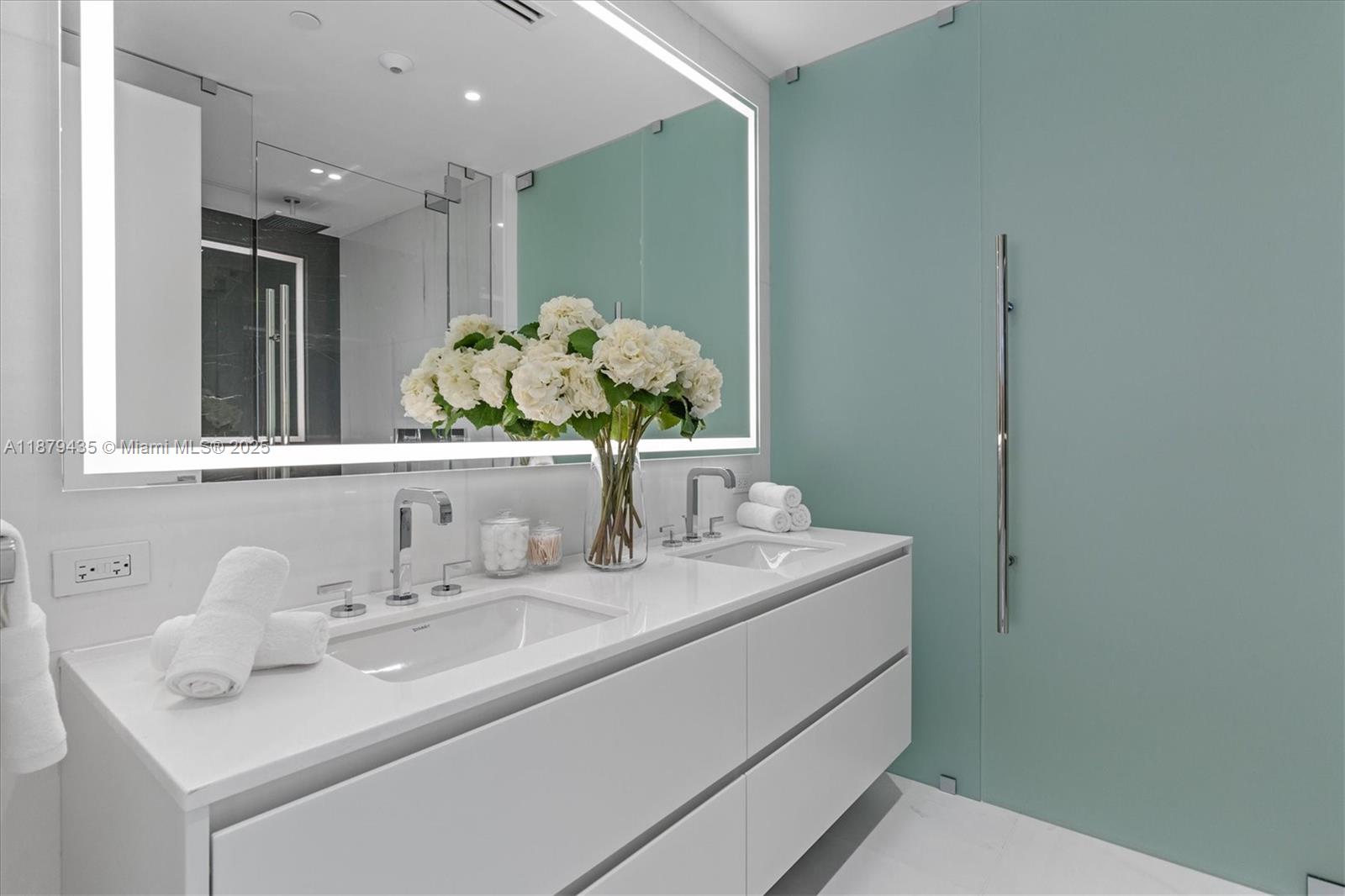 image Aston Martin Residences18
