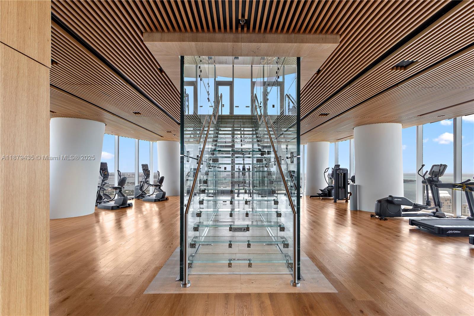 image Aston Martin Residences21