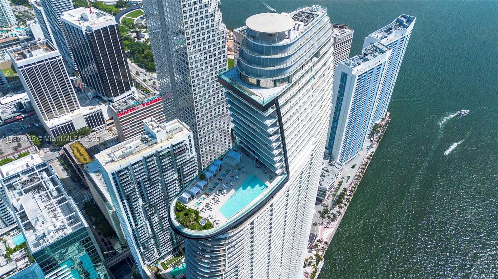 image Aston Martin Residences26