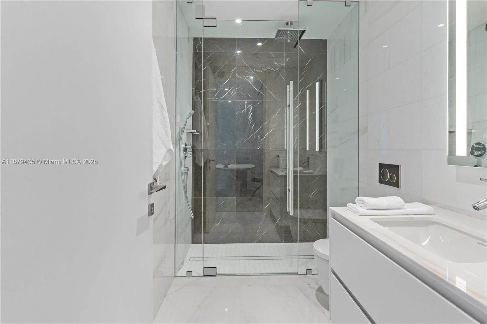 image Aston Martin Residences7