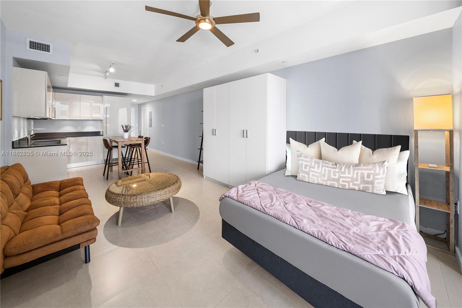 1010 Brickell Ave #3610