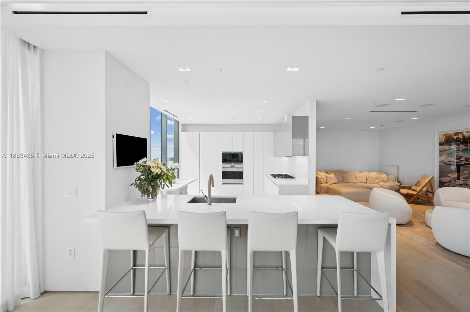 image The Elysee Condo12