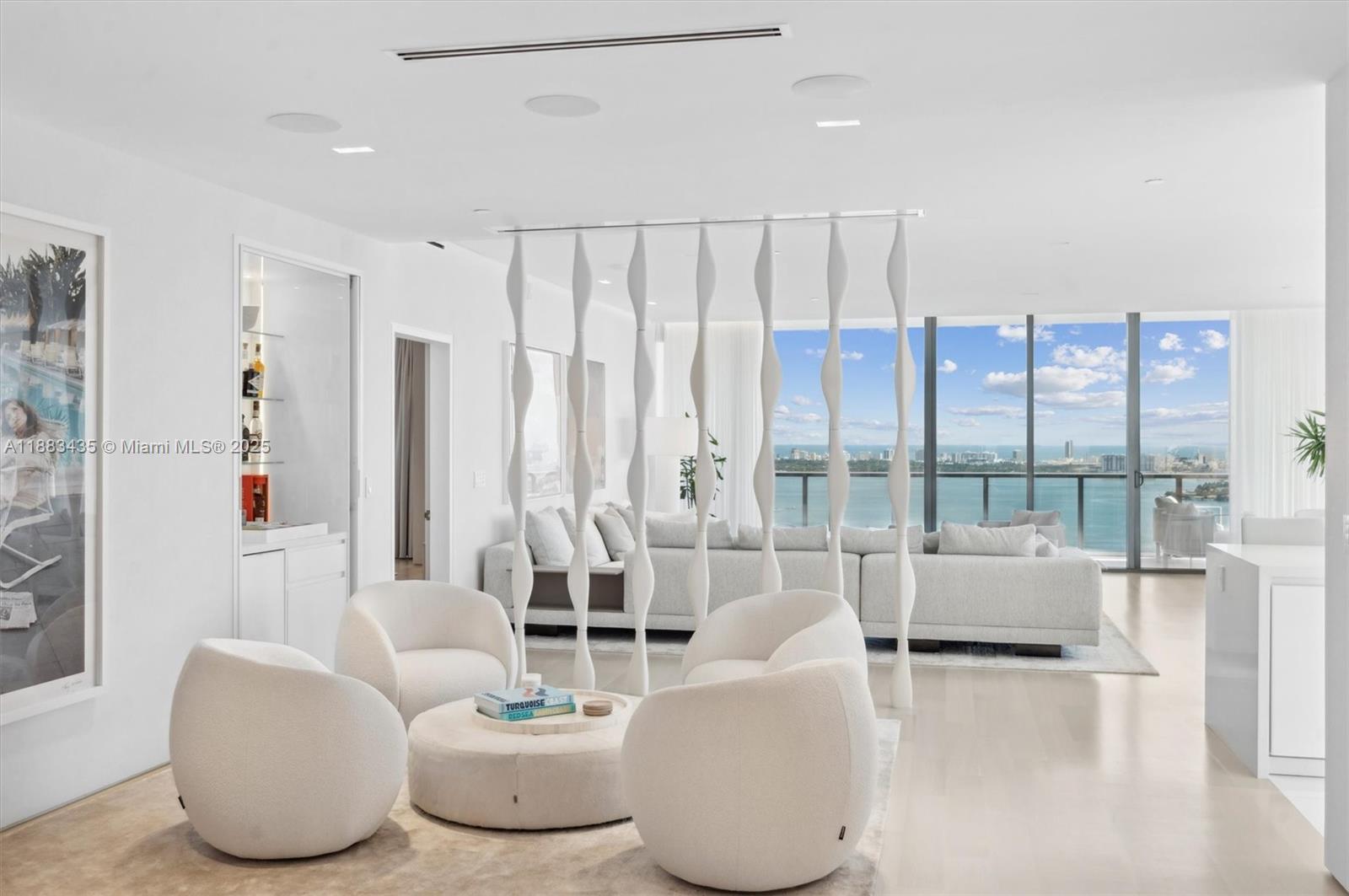 image The Elysee Condo13