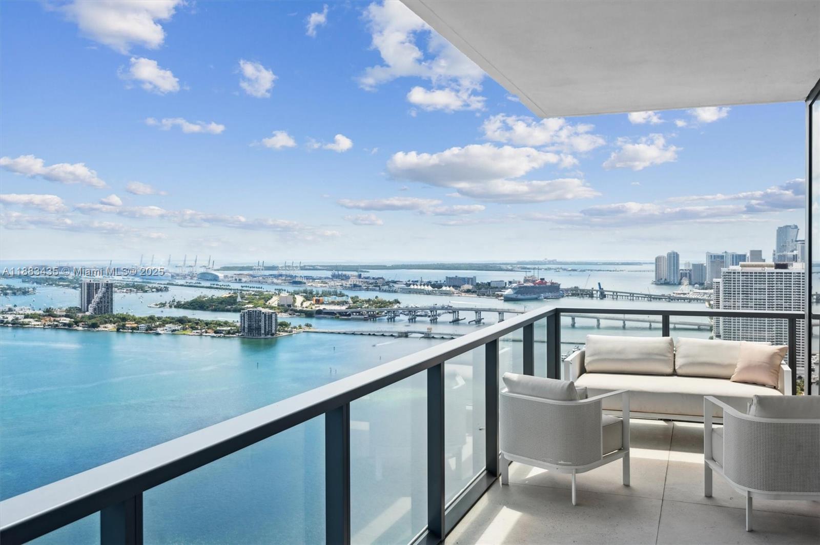 image The Elysee Condo18