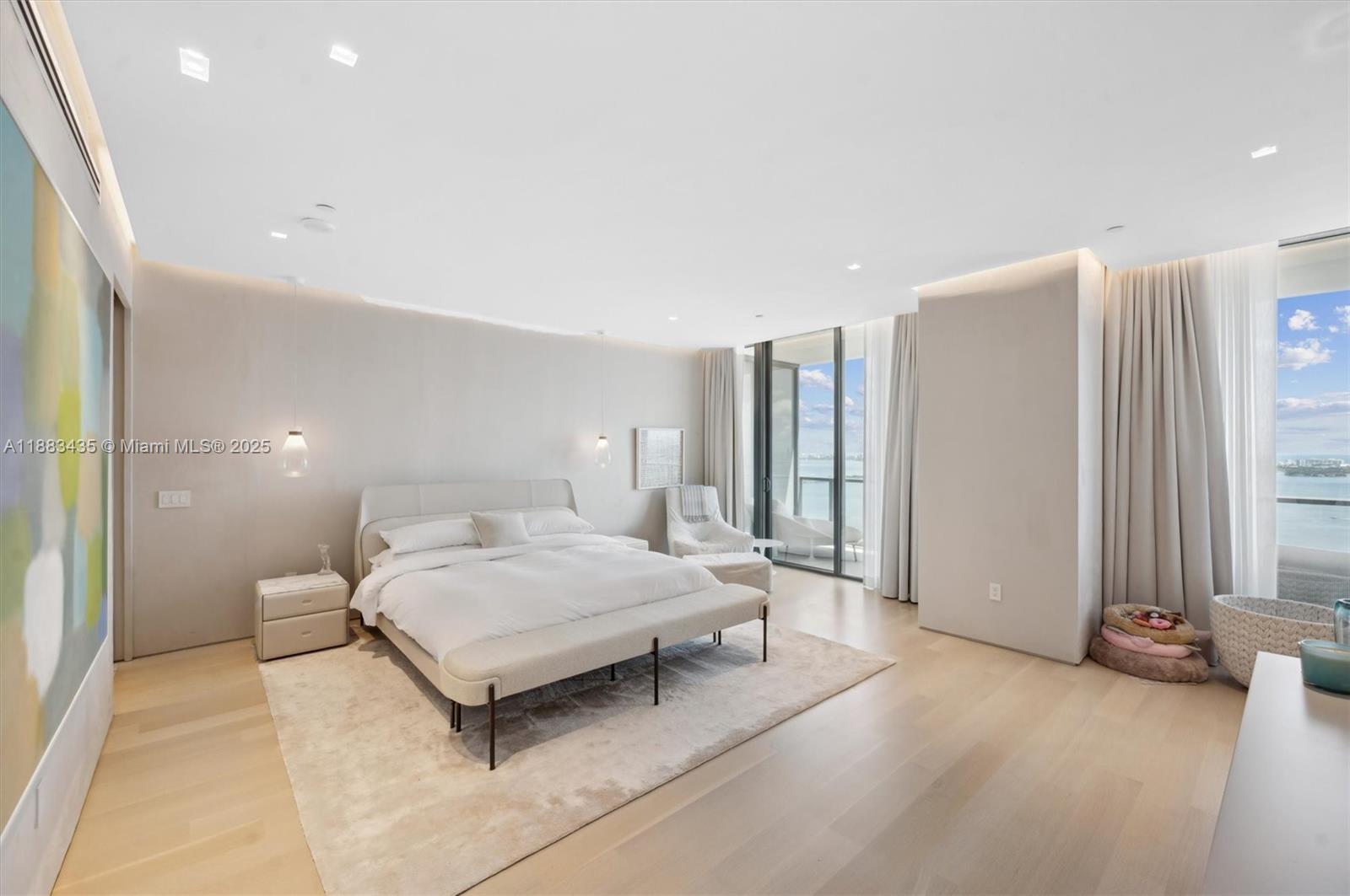 image The Elysee Condo22