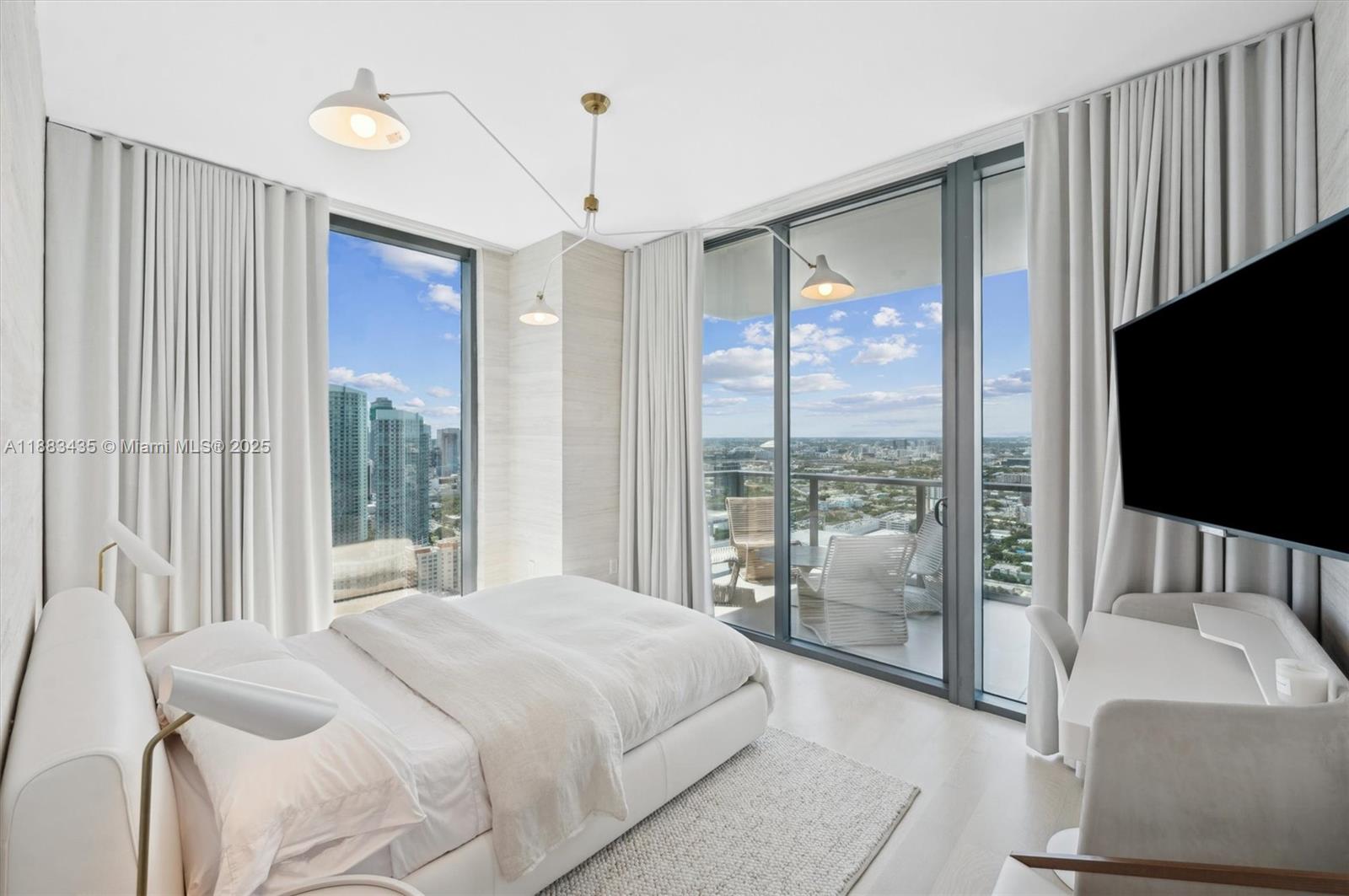 image The Elysee Condo25