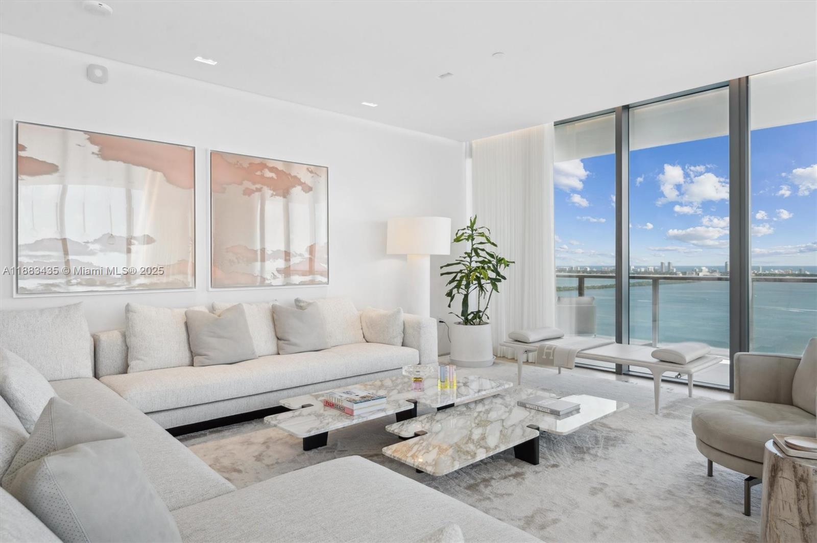 image The Elysee Condo2