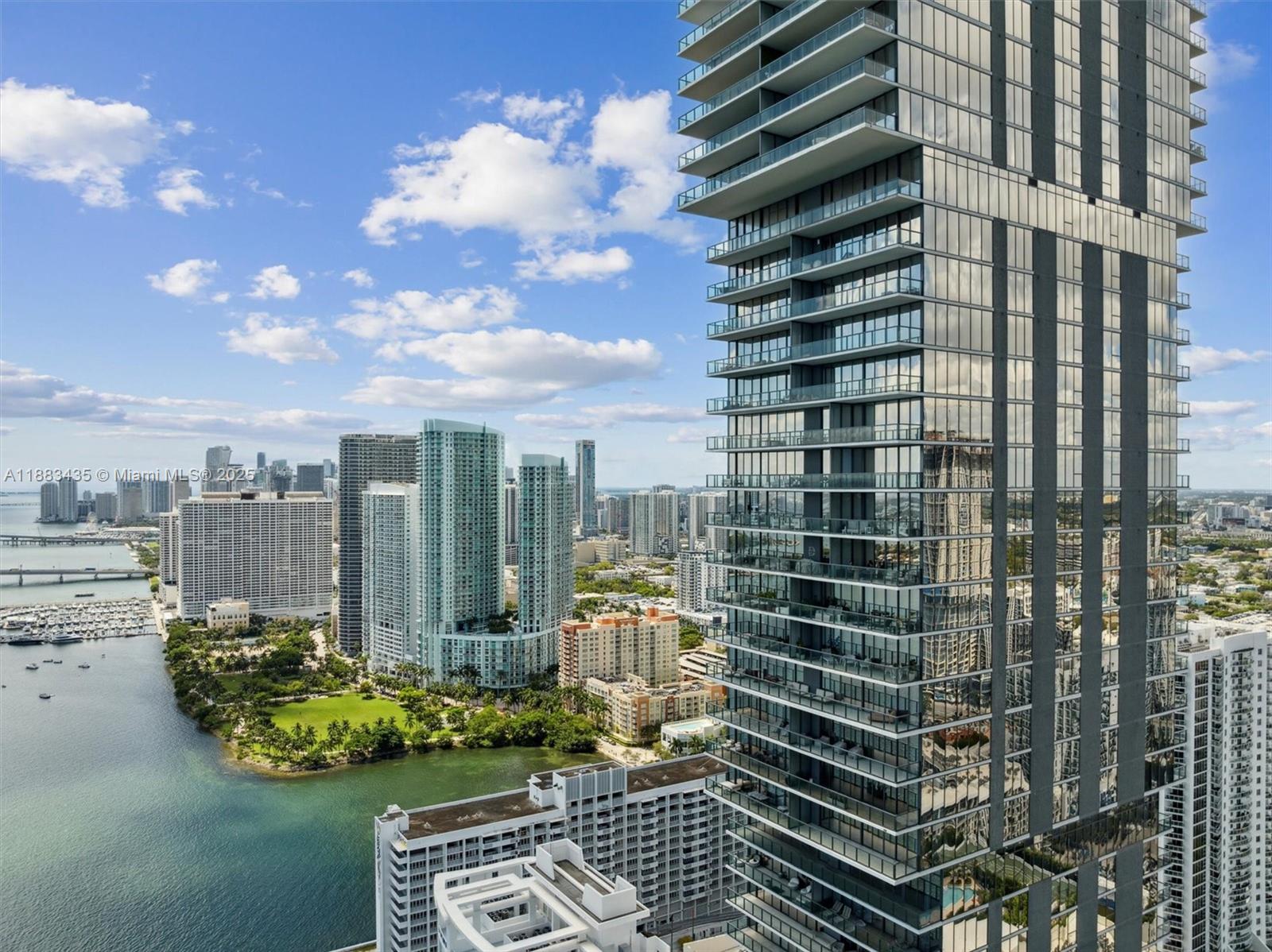 image The Elysee Condo30