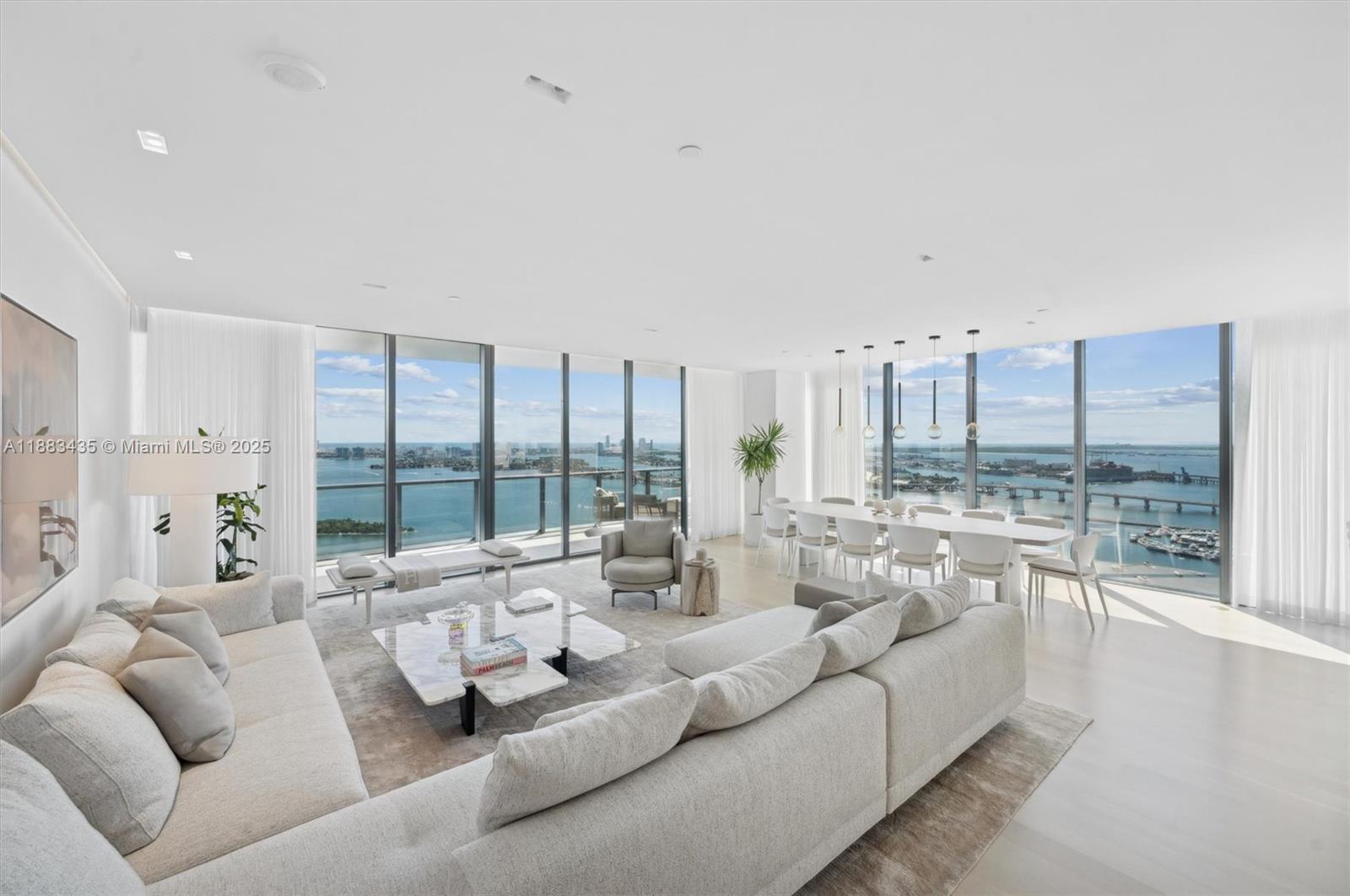 image The Elysee Condo3