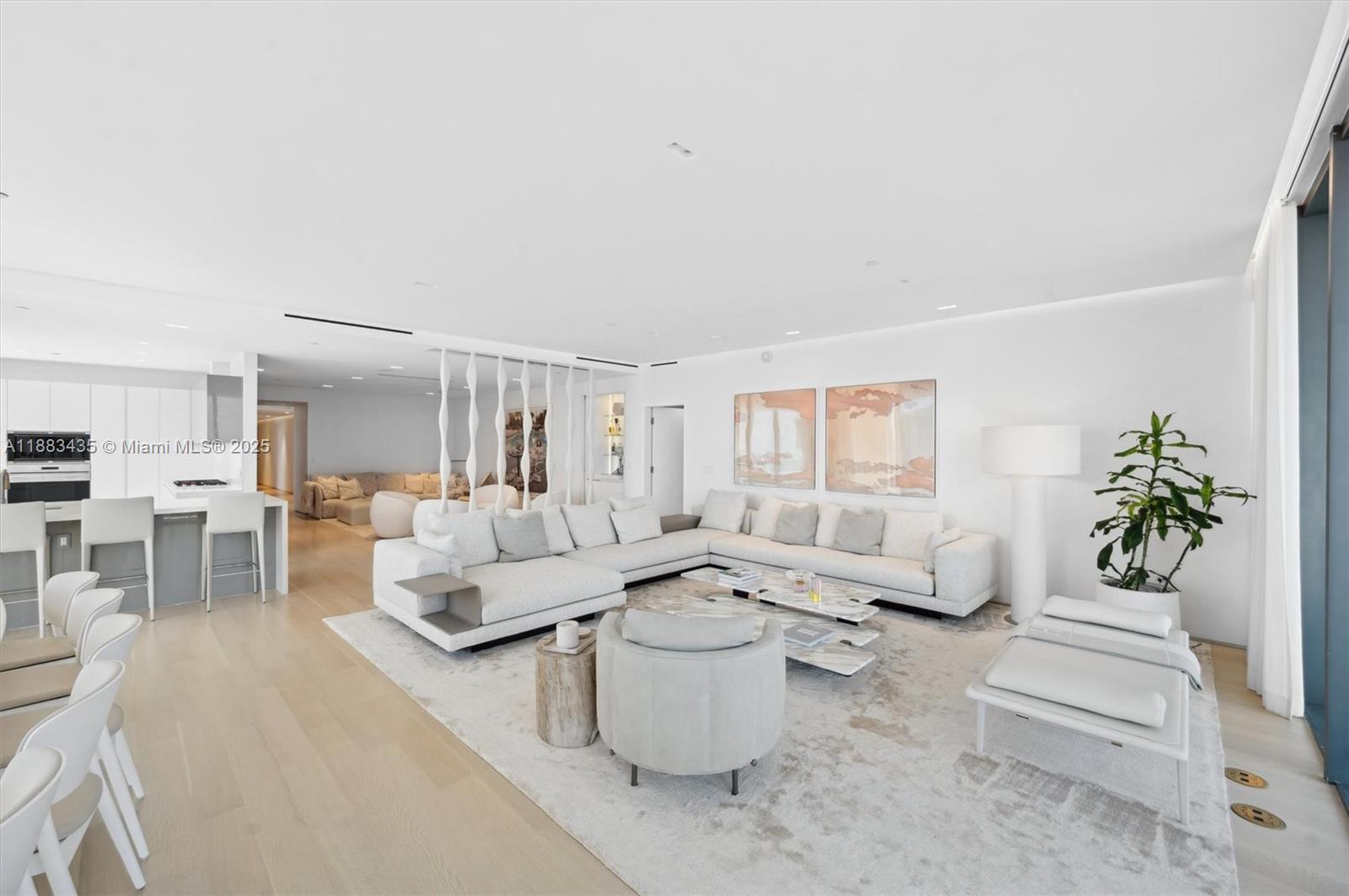 image The Elysee Condo4
