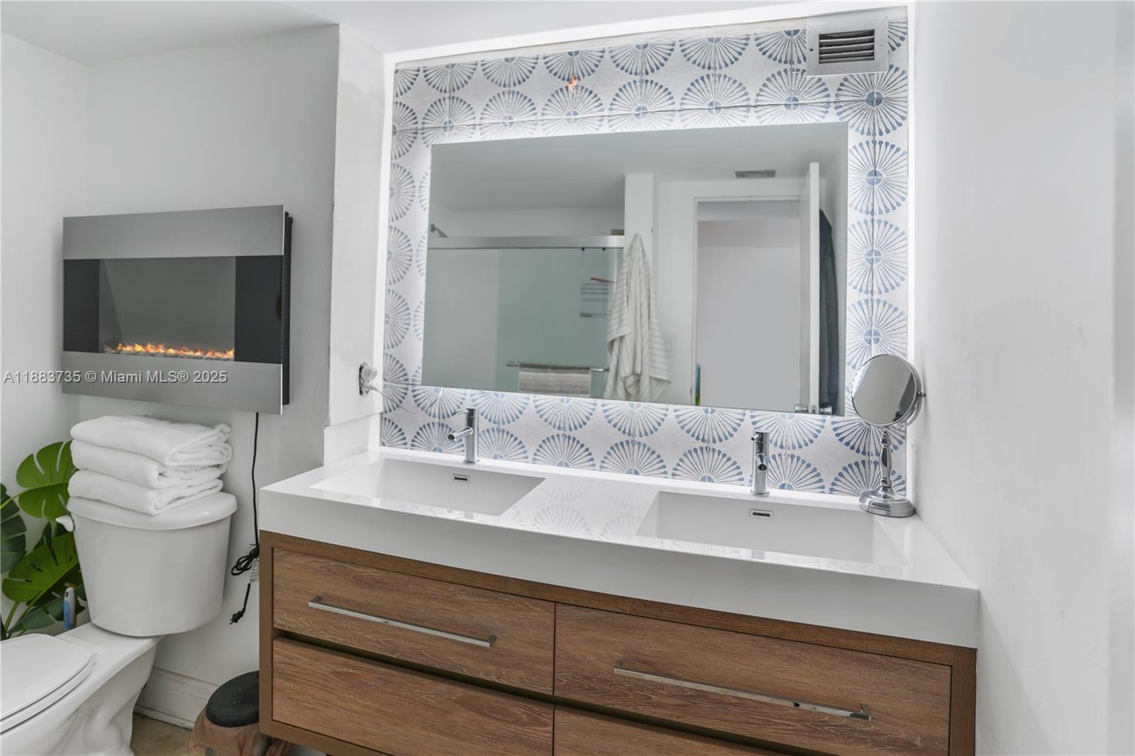 800 West Ave #927 Miami Beach, FL 33139