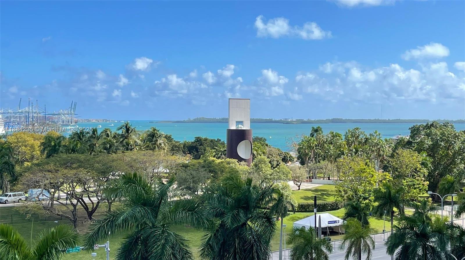 image Vizcayne South Condo11