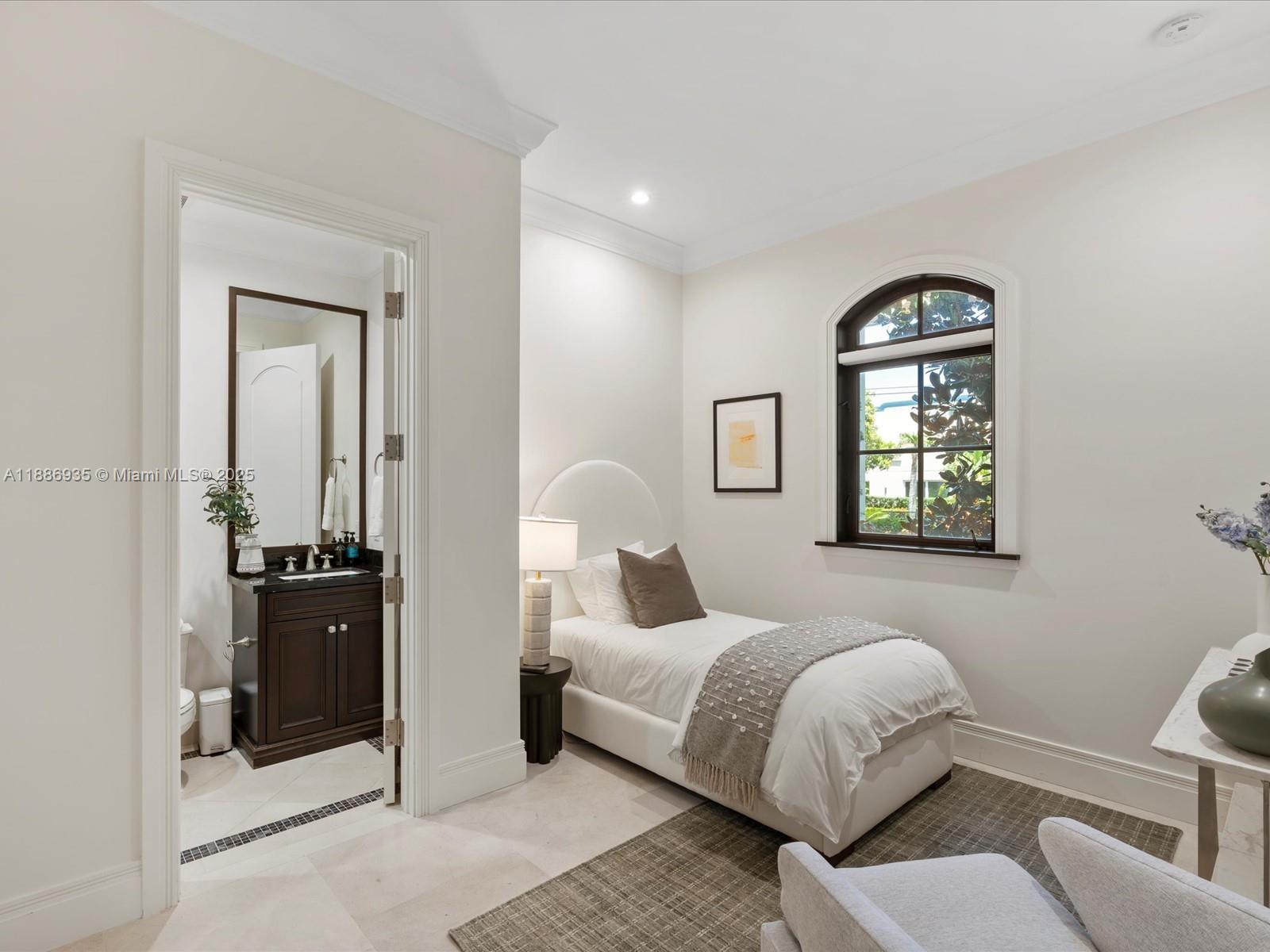 821 Solar Isle Dr Fort Lauderdale, FL 33301 821 Solar Isle Dr Fort Lauderdale, FL 33301