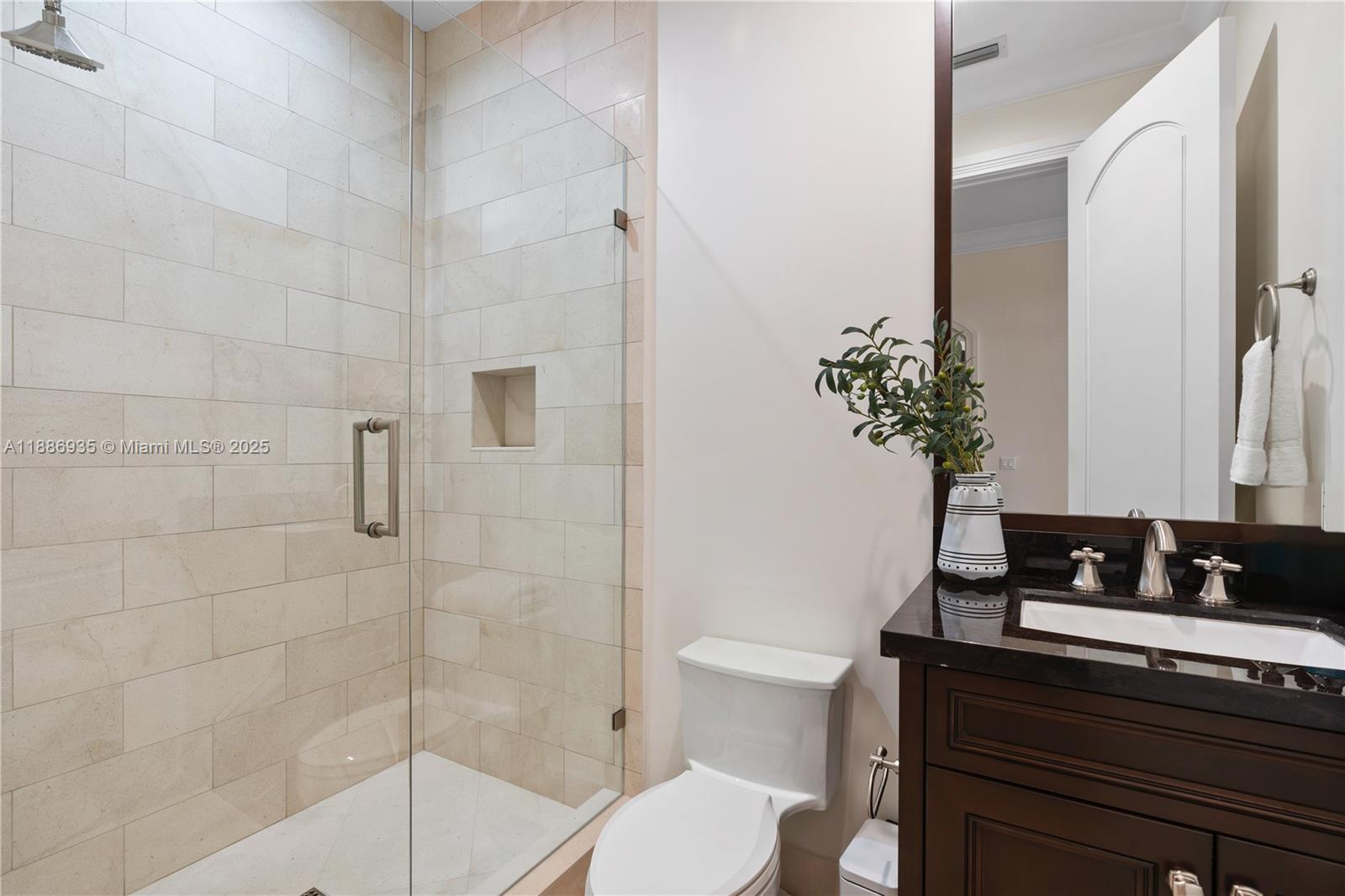 821 Solar Isle Dr Fort Lauderdale, FL 33301 821 Solar Isle Dr Fort Lauderdale, FL 33301
