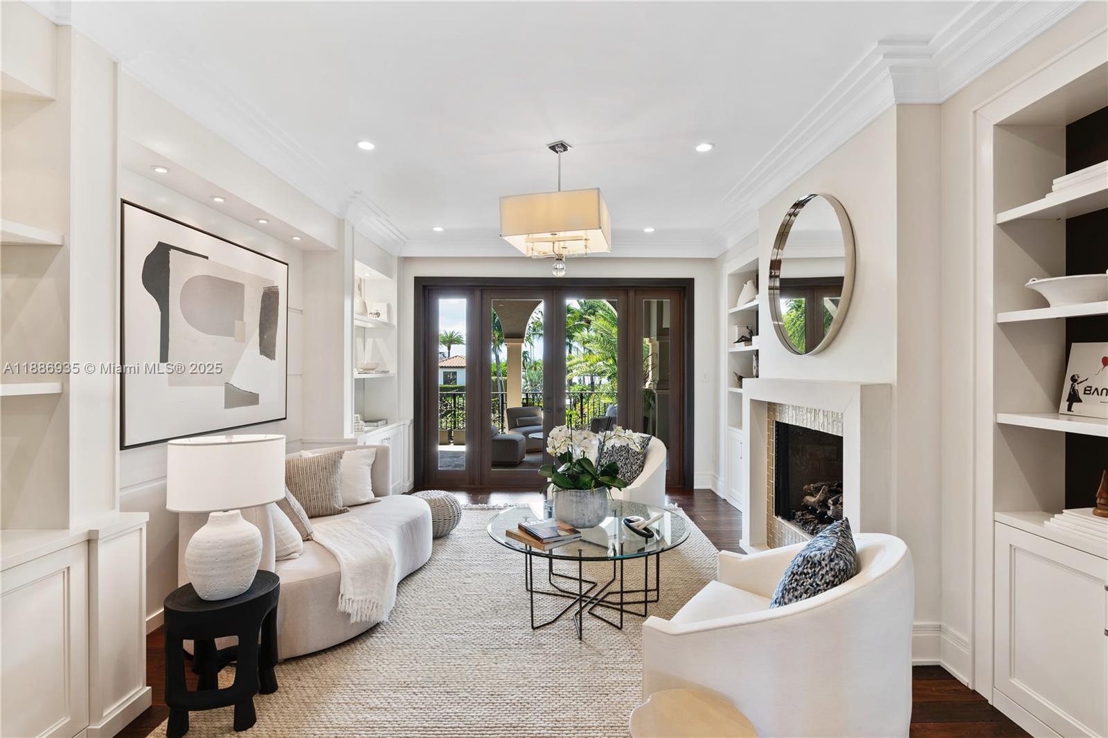 821 Solar Isle Dr Fort Lauderdale, FL 33301 821 Solar Isle Dr Fort Lauderdale, FL 33301
