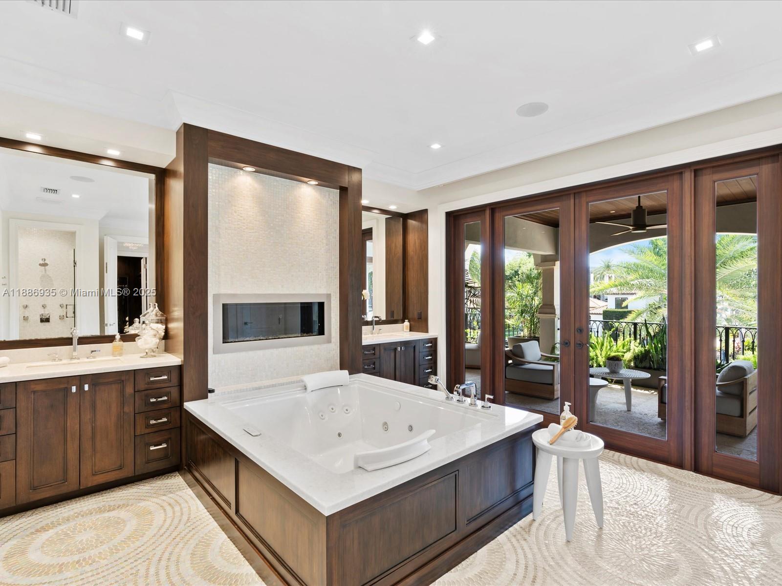 821 Solar Isle Dr Fort Lauderdale, FL 33301 821 Solar Isle Dr Fort Lauderdale, FL 33301