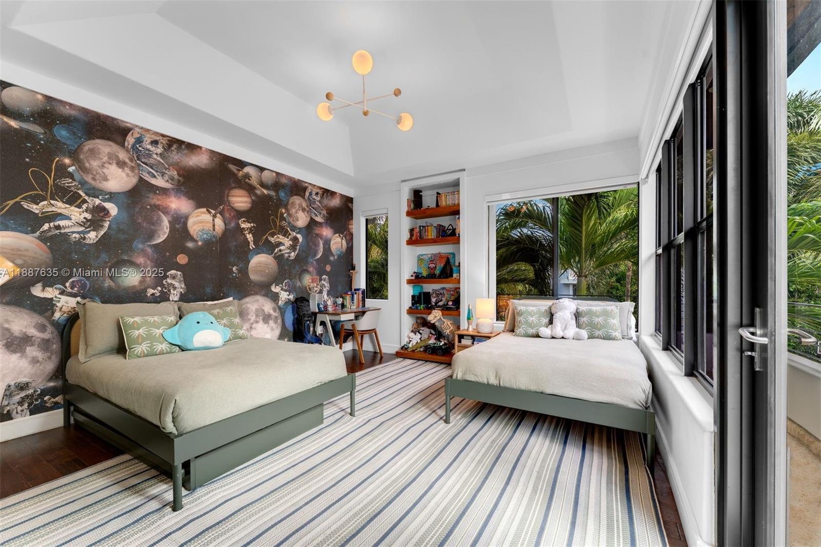 330 Caribbean Rd Key Biscayne, FL 33149 330 Caribbean Rd Key Biscayne, FL 33149