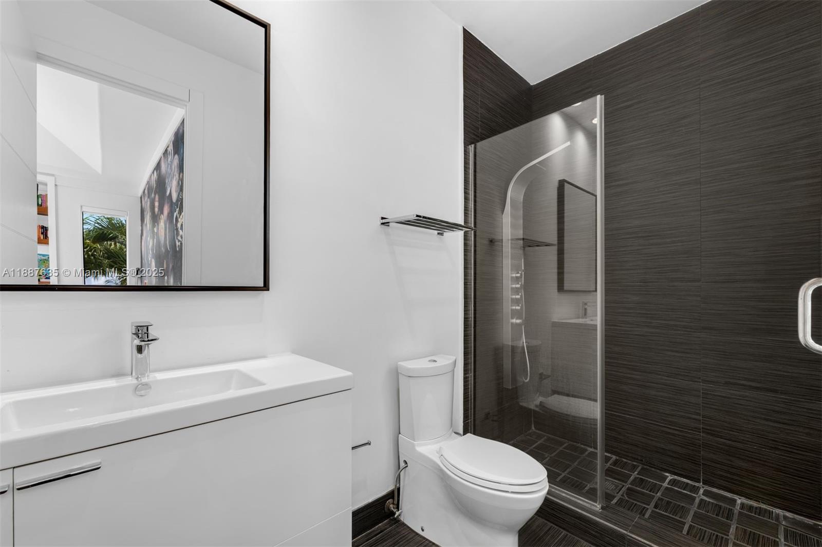 330 Caribbean Rd Key Biscayne, FL 33149 330 Caribbean Rd Key Biscayne, FL 33149