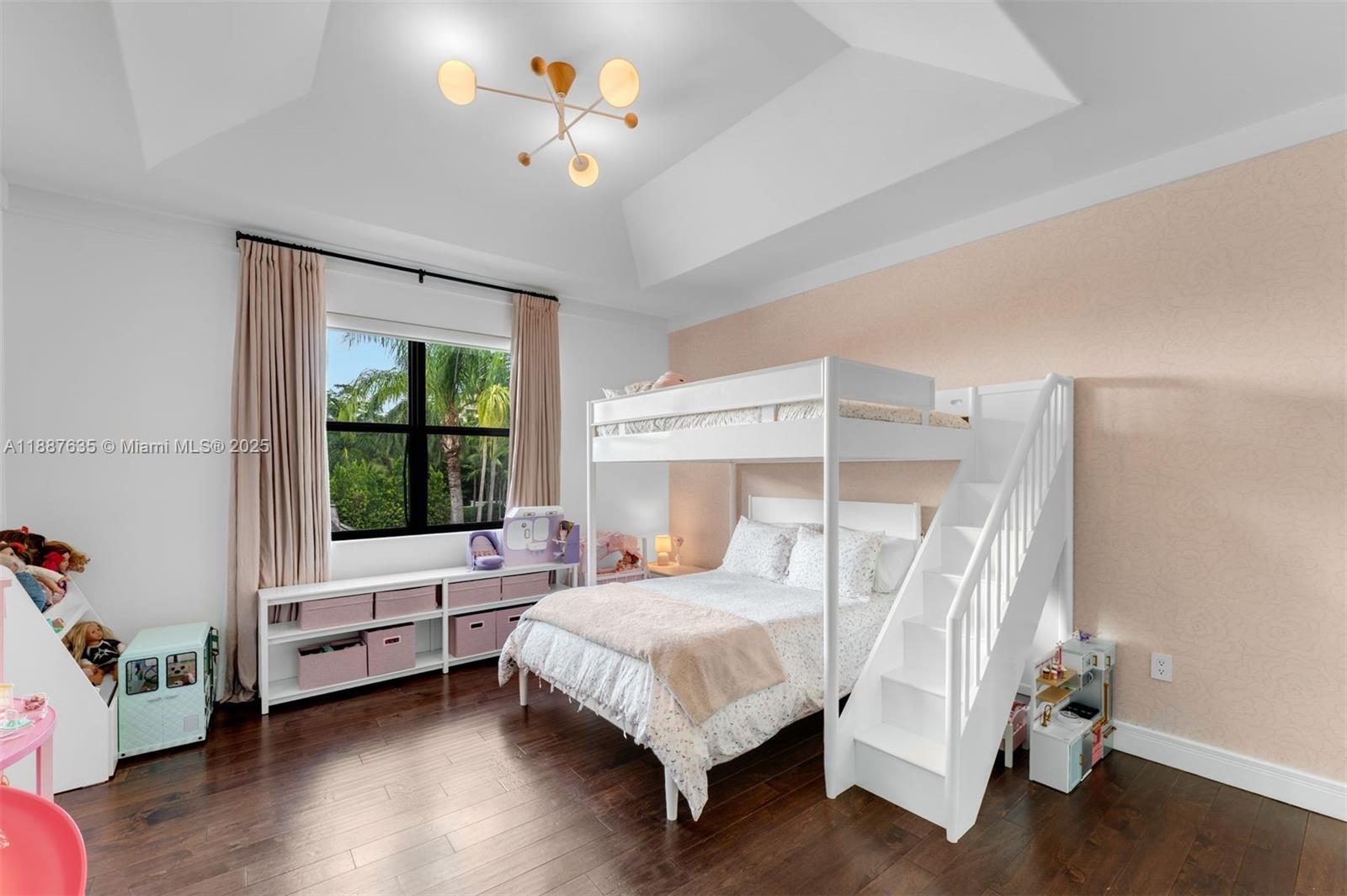 330 Caribbean Rd Key Biscayne, FL 33149 330 Caribbean Rd Key Biscayne, FL 33149