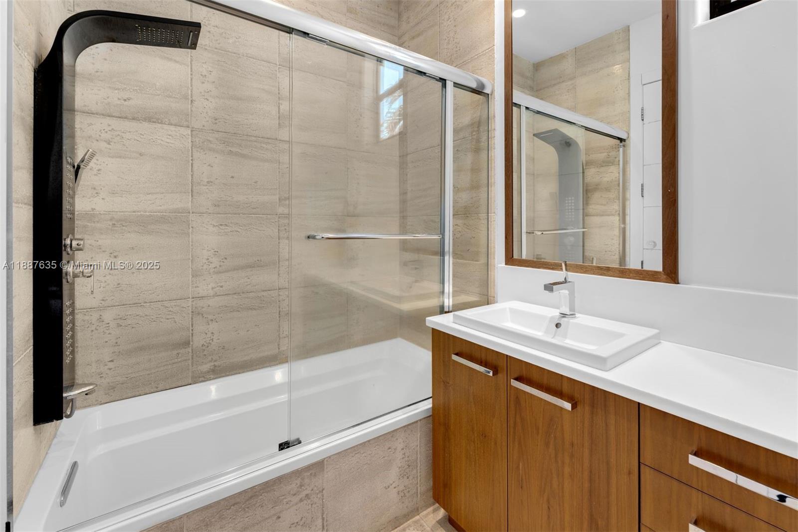 330 Caribbean Rd Key Biscayne, FL 33149 330 Caribbean Rd Key Biscayne, FL 33149