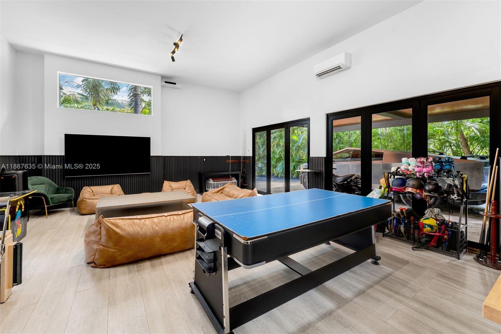 330 Caribbean Rd Key Biscayne, FL 33149 330 Caribbean Rd Key Biscayne, FL 33149