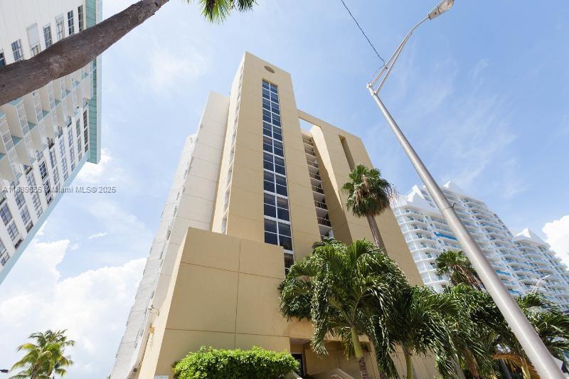 5880 Collins Ave #306