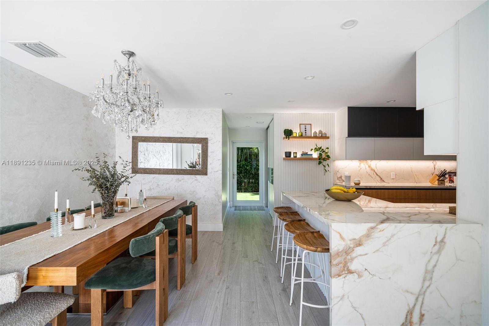 2437 SW 25th Ter Miami, FL 33133