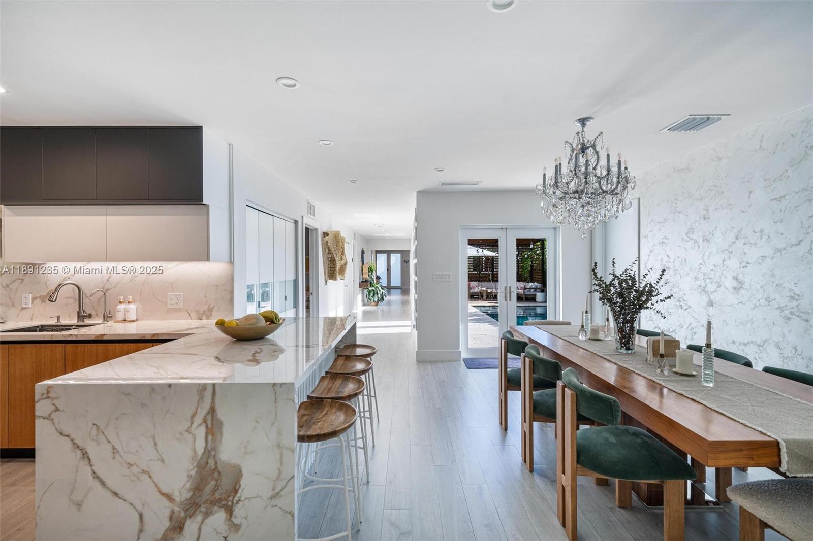 2437 SW 25th Ter Miami, FL 33133