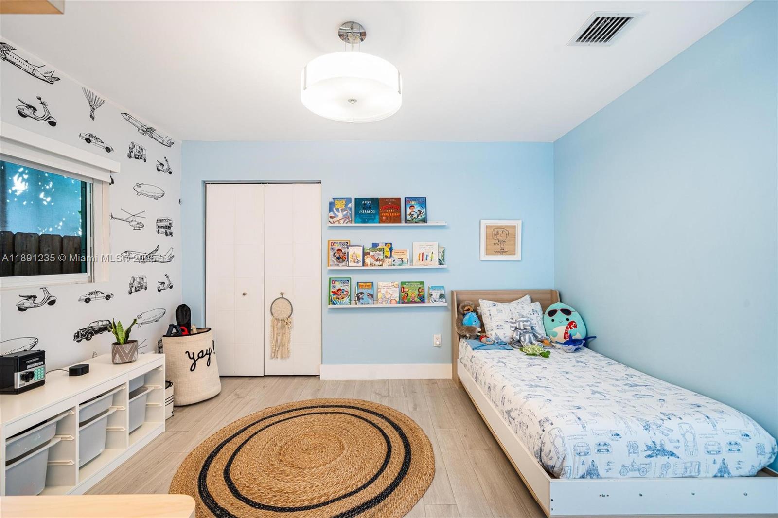 2437 SW 25th Ter Miami, FL 33133