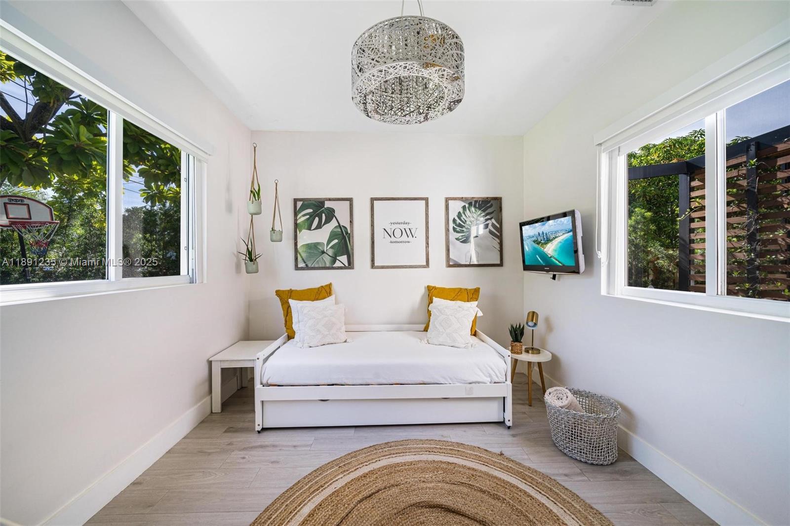 2437 SW 25th Ter Miami, FL 33133