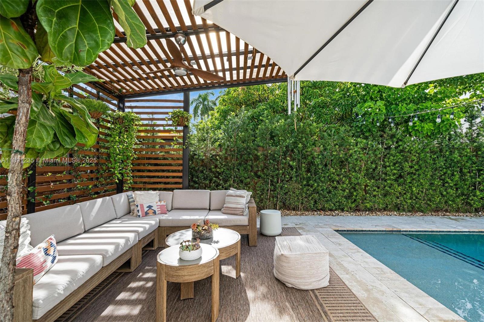 2437 SW 25th Ter Miami, FL 33133