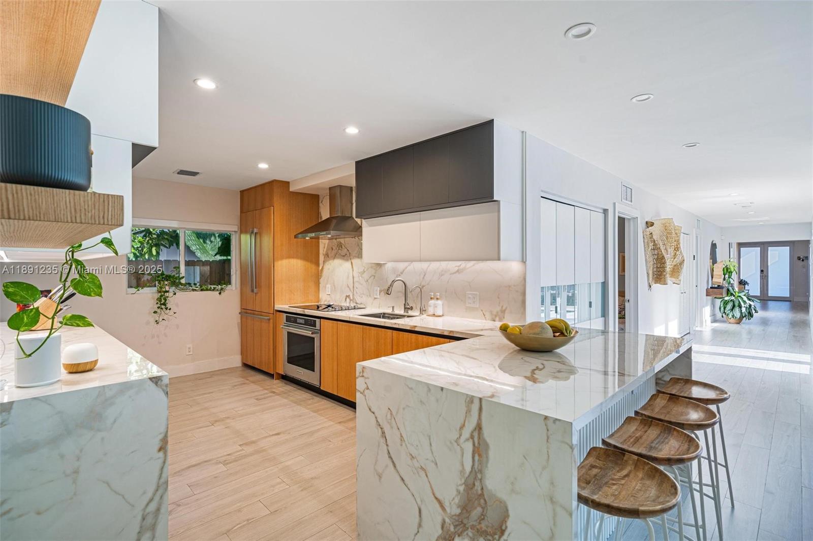 2437 SW 25th Ter Miami, FL 33133