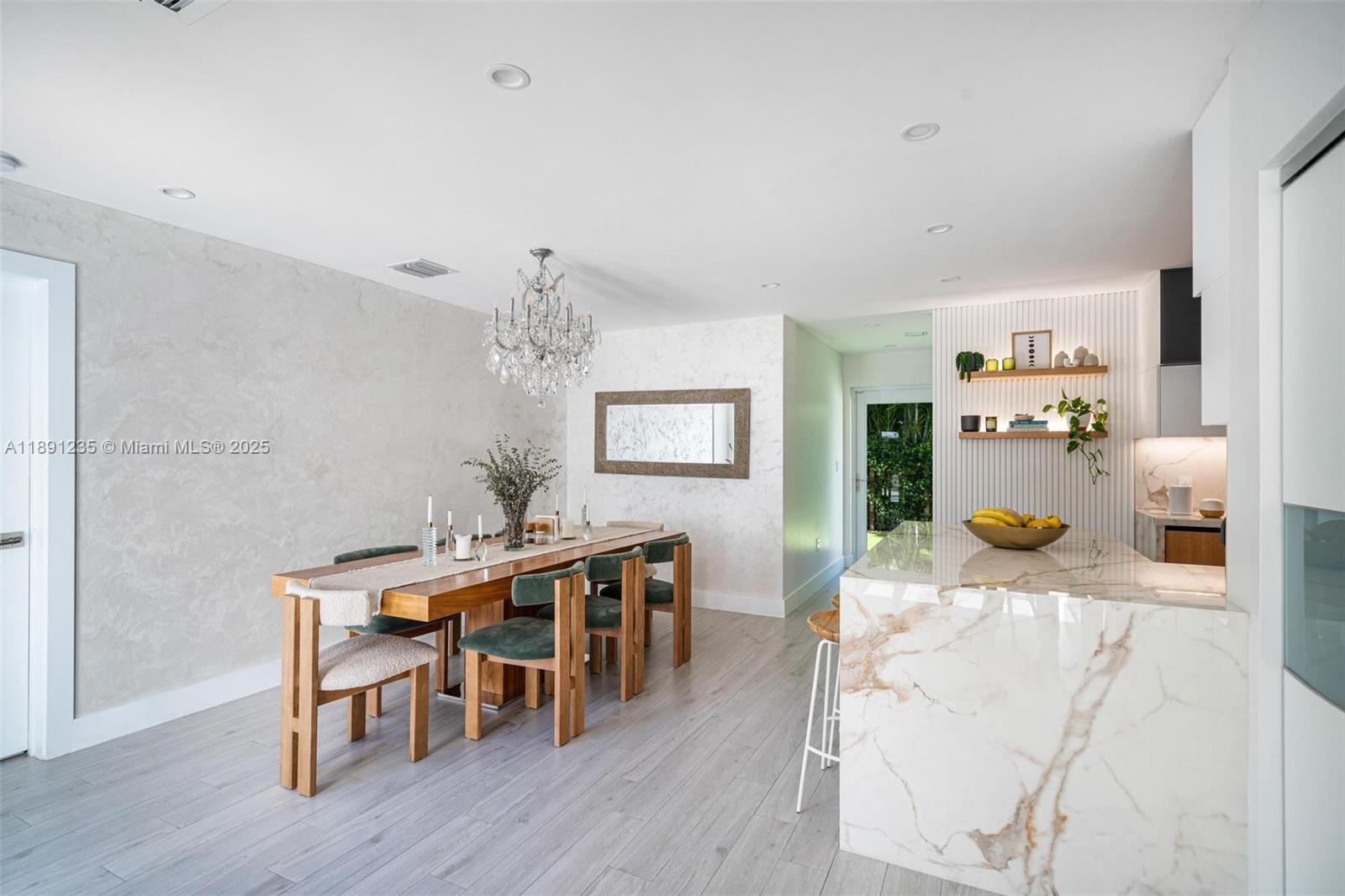 2437 SW 25th Ter Miami, FL 33133