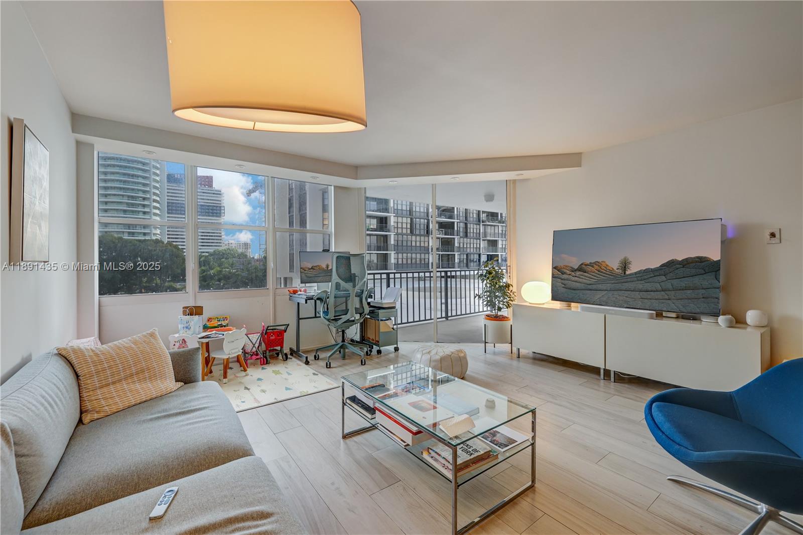 image Brickell Place9