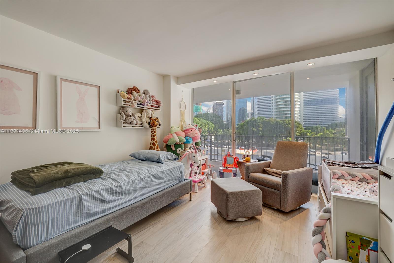 image Brickell Place11