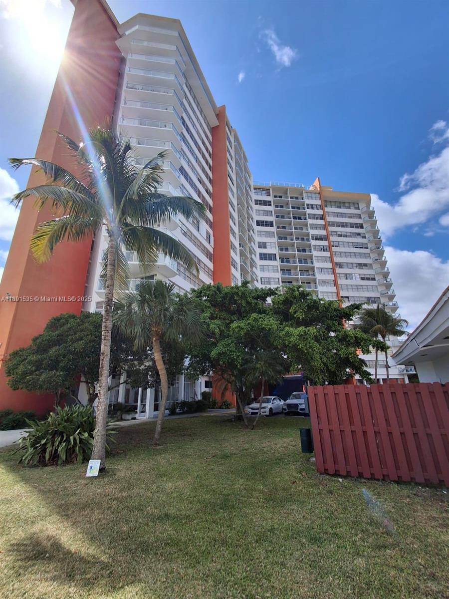 1351 NE Miami Gdns Dr #901E