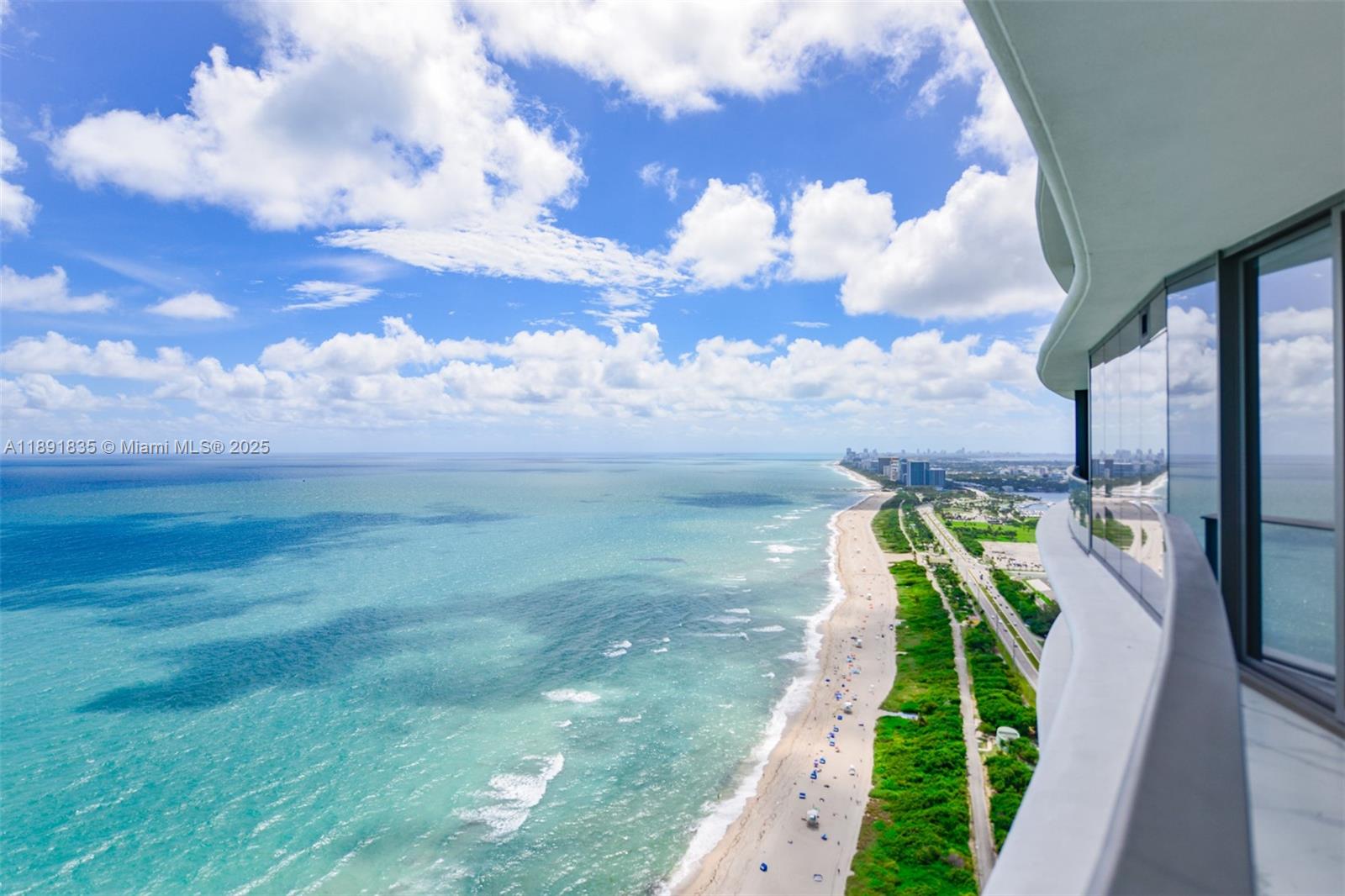 image The Ritz-carlton Residenc1