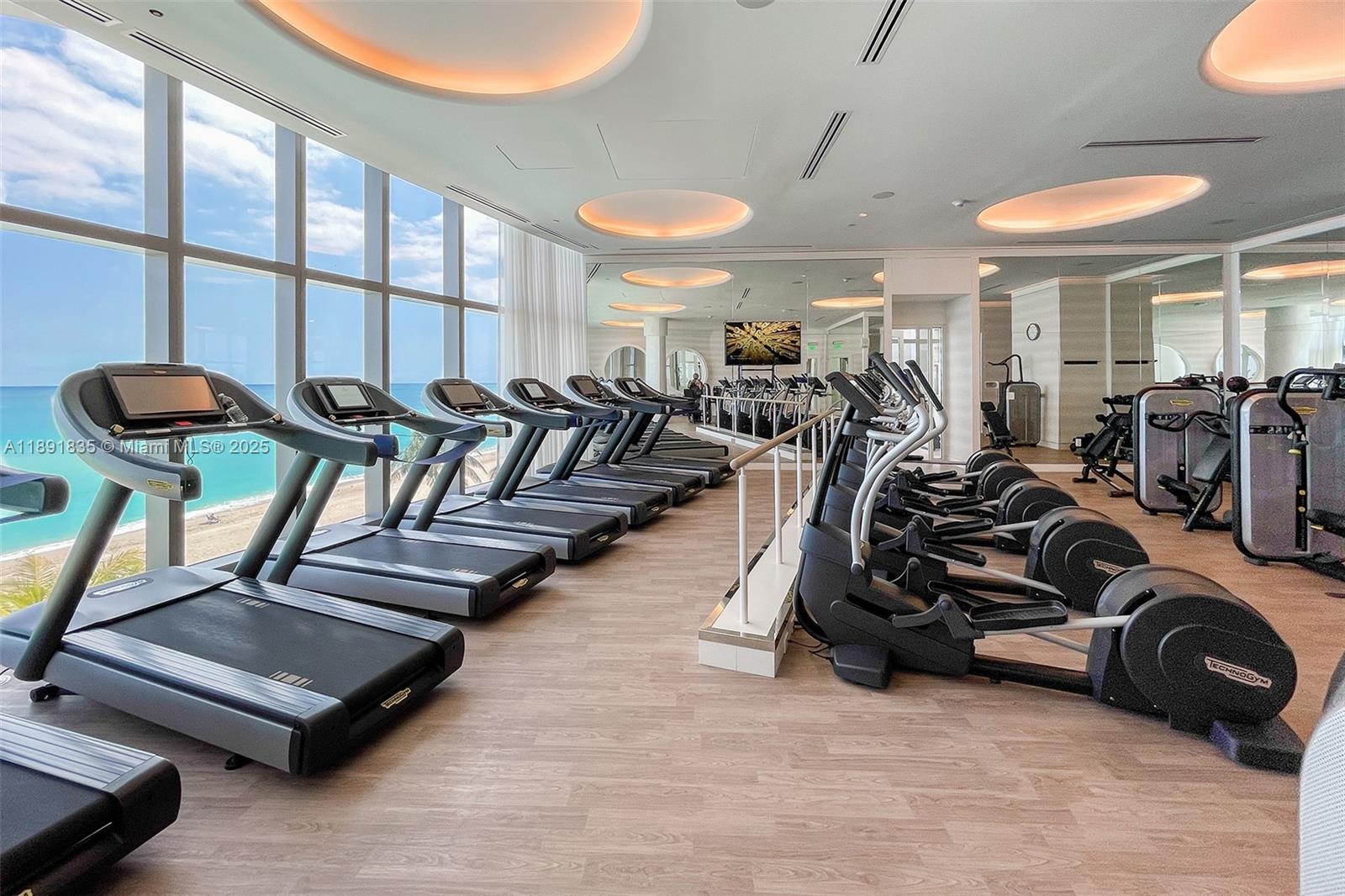 image The Ritz-carlton Residenc20