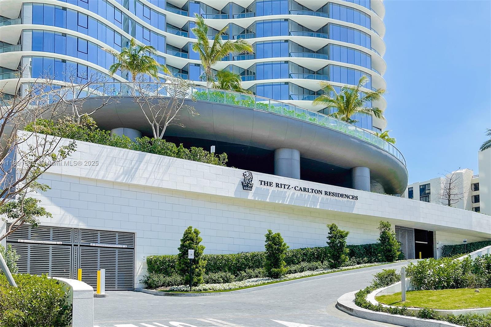 image The Ritz-carlton Residenc2