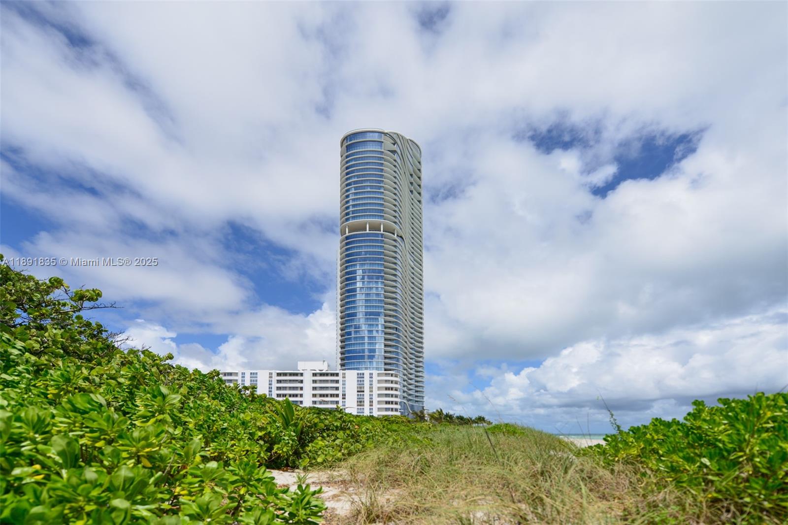 image The Ritz-carlton Residenc4