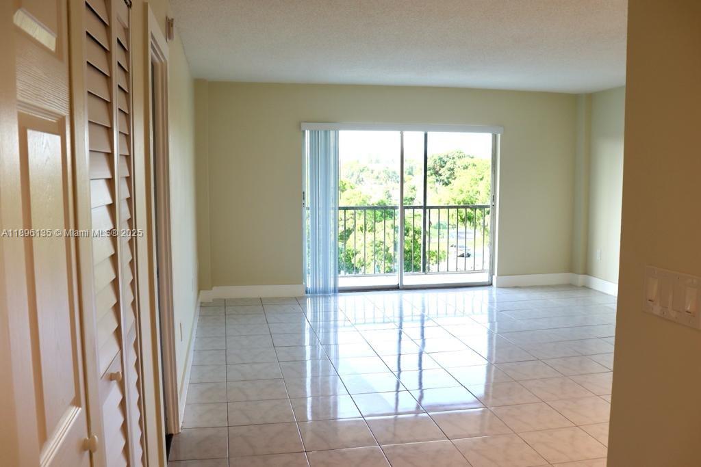 4164 Inverrary Dr #408 Lauderhill, FL 33319