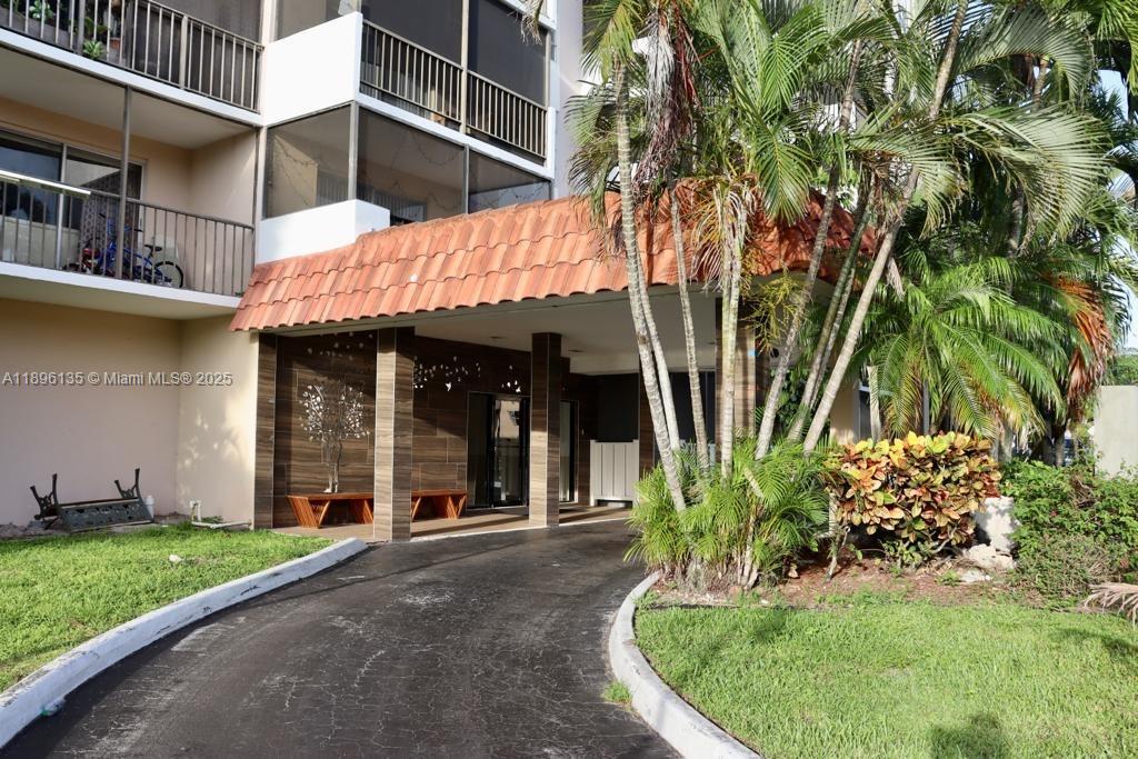 4164 Inverrary Dr #408 Lauderhill, FL 33319