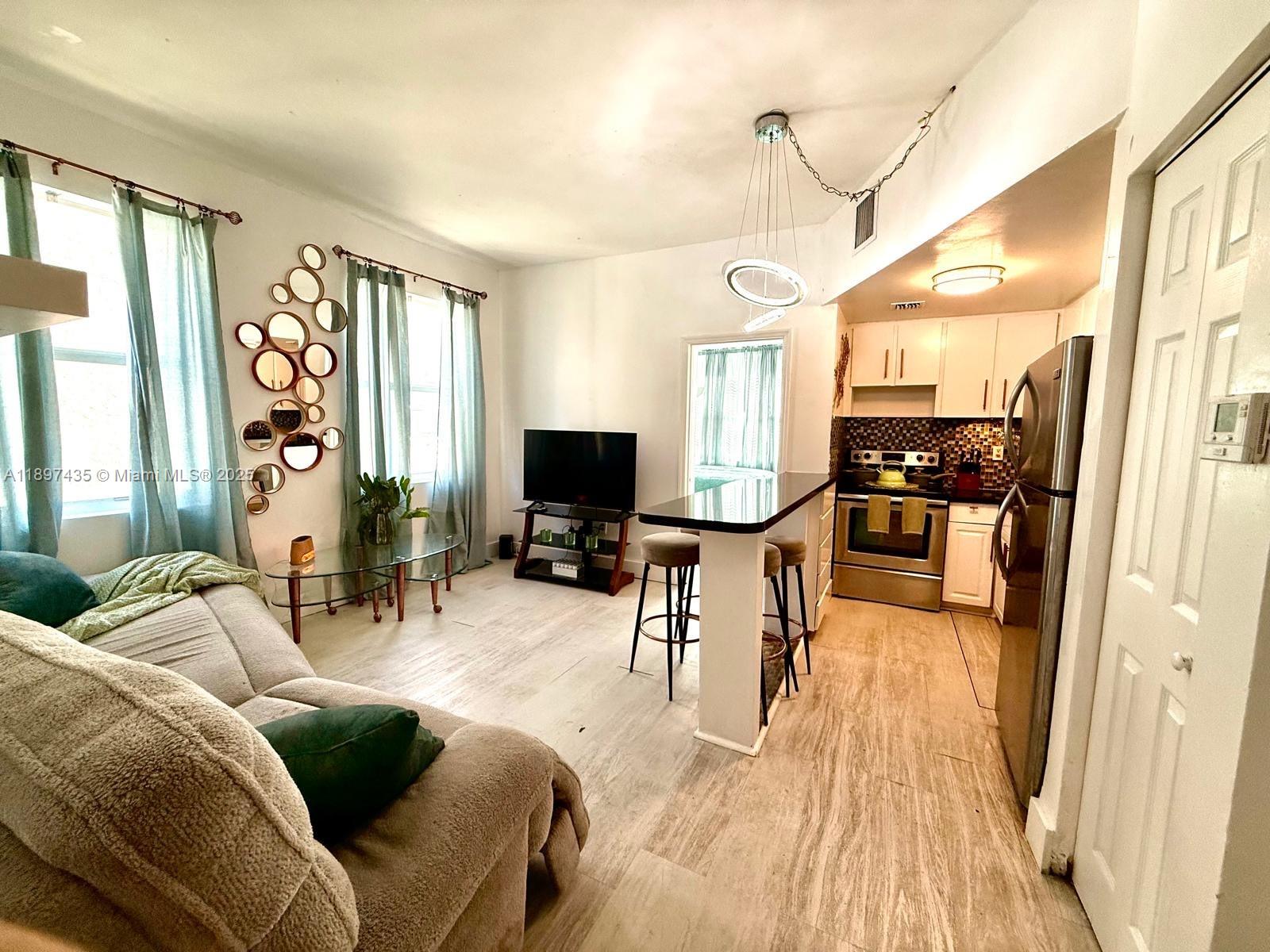 1342 Drexel Ave #206