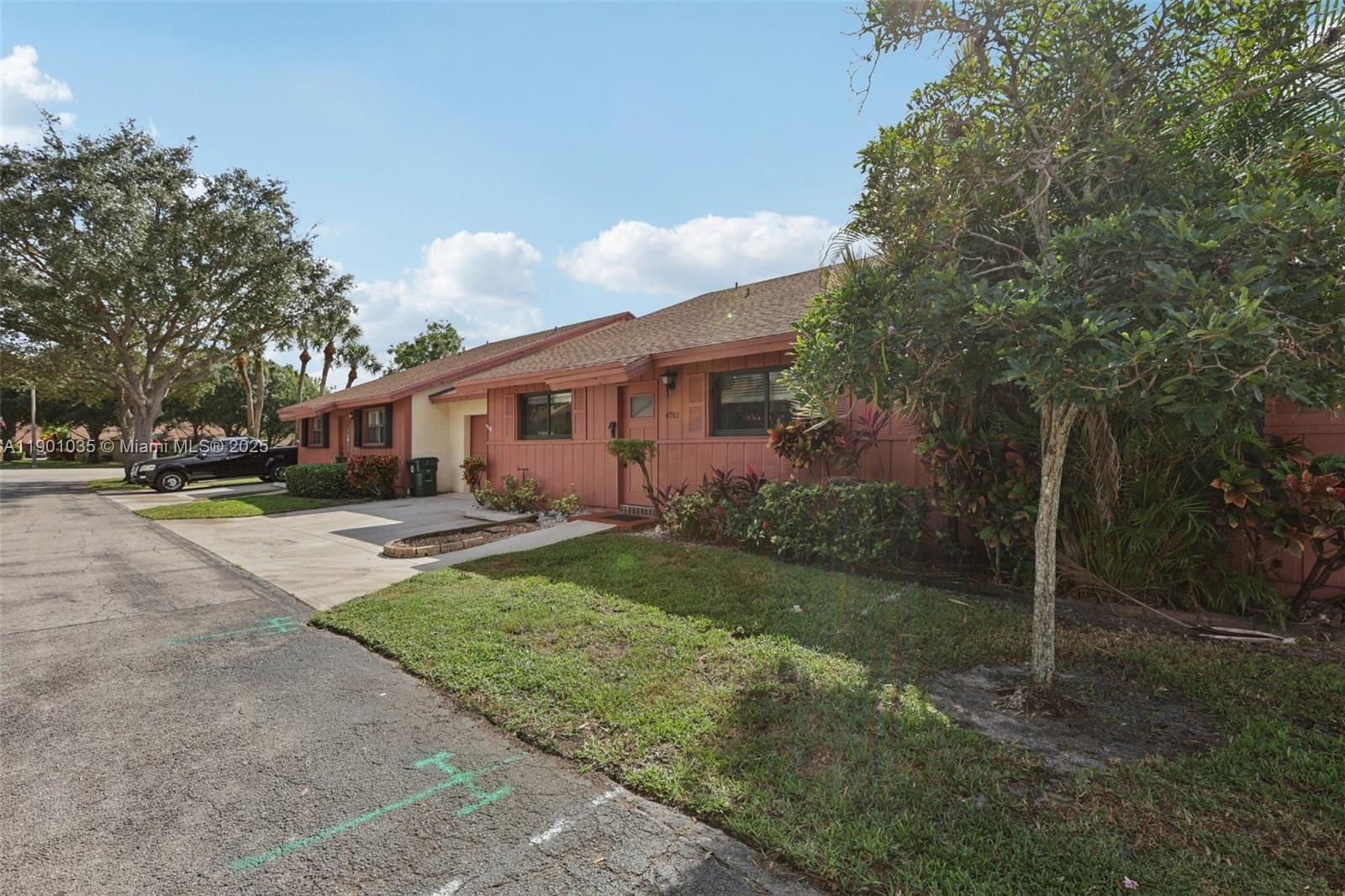 4702 Satinwood Trl Coconut Creek, FL 33063