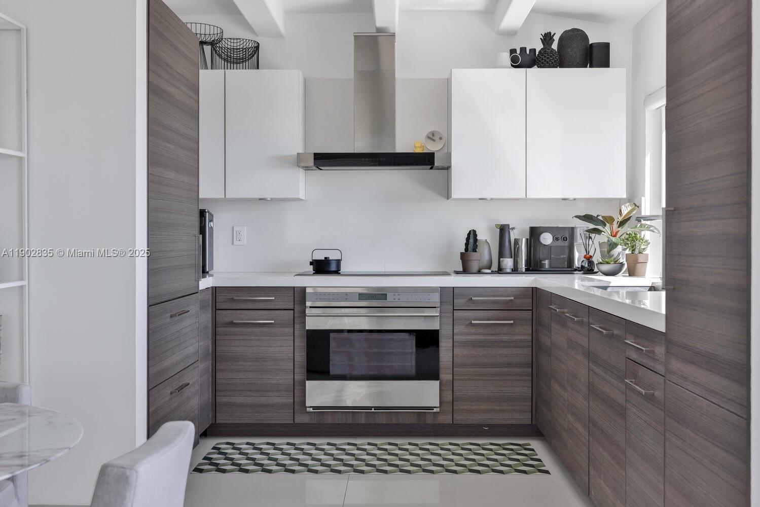 325 Ocean Dr #210 Miami Beach, FL 33139