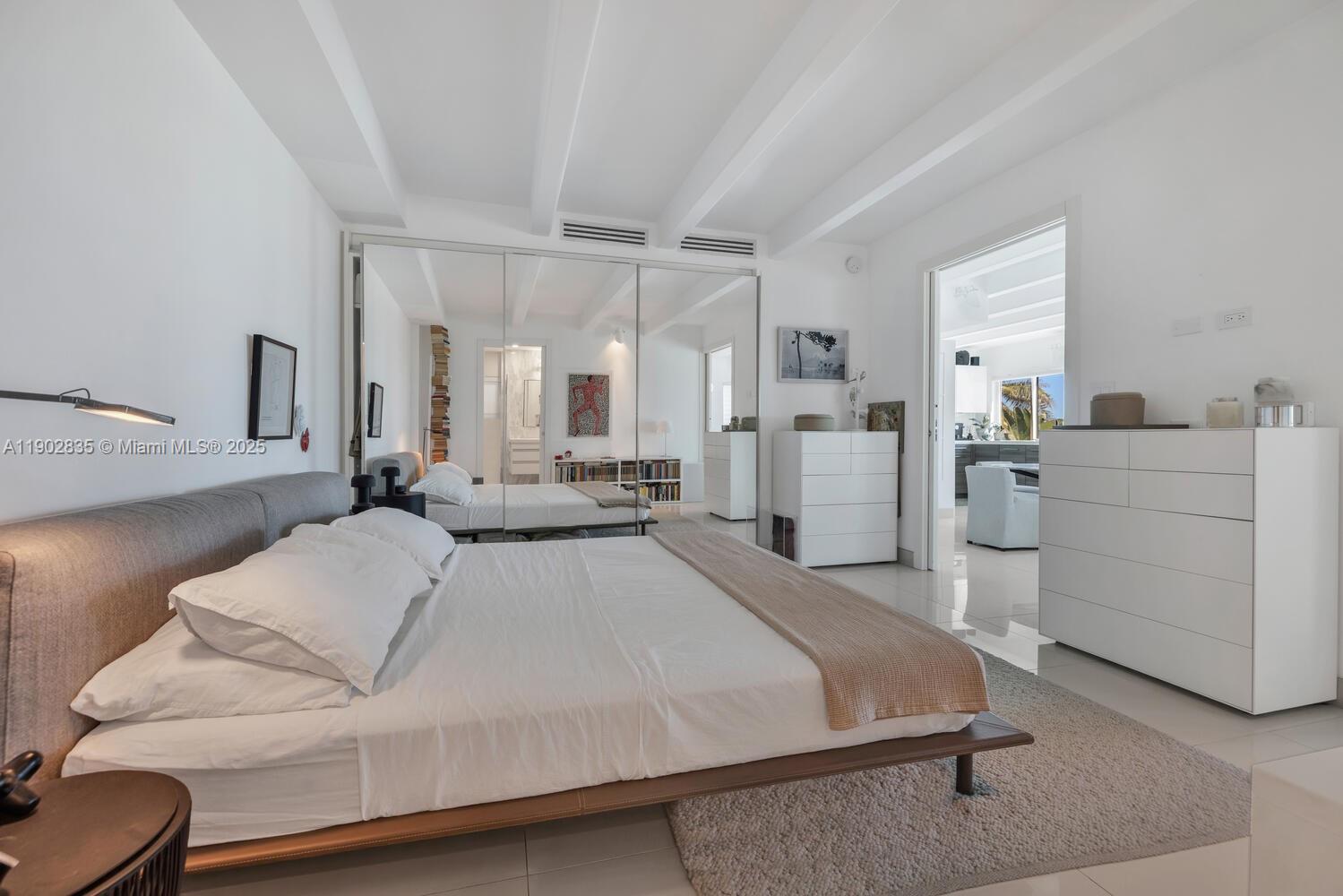 325 Ocean Dr #210 Miami Beach, FL 33139