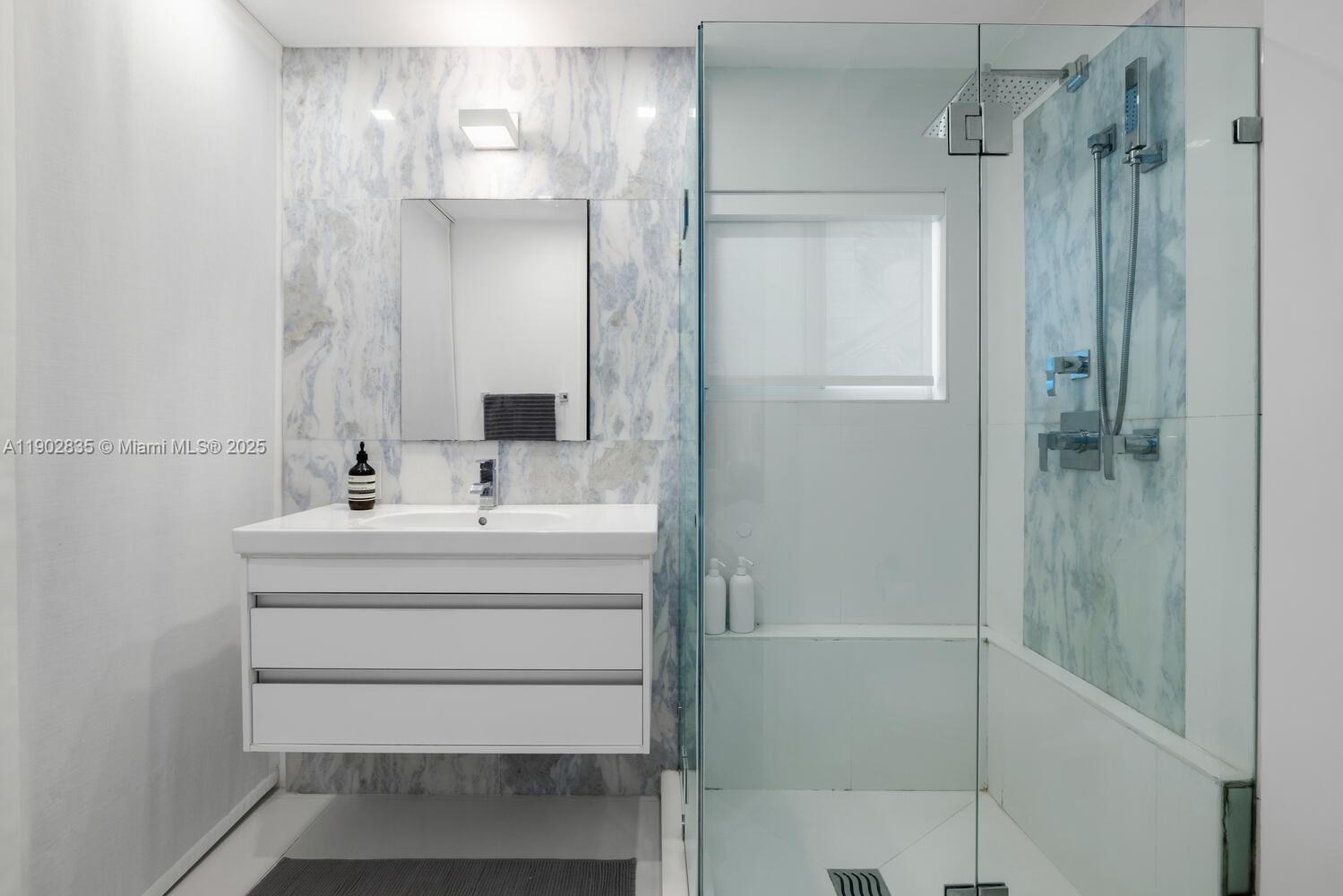 325 Ocean Dr #210 Miami Beach, FL 33139