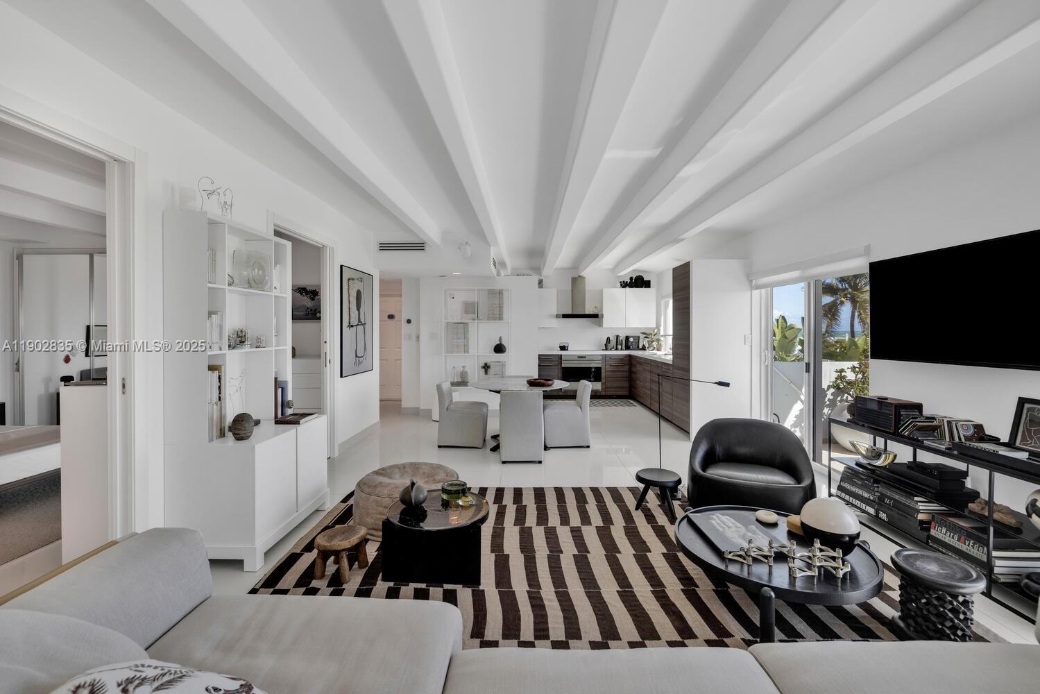 325 Ocean Dr #210 Miami Beach, FL 33139