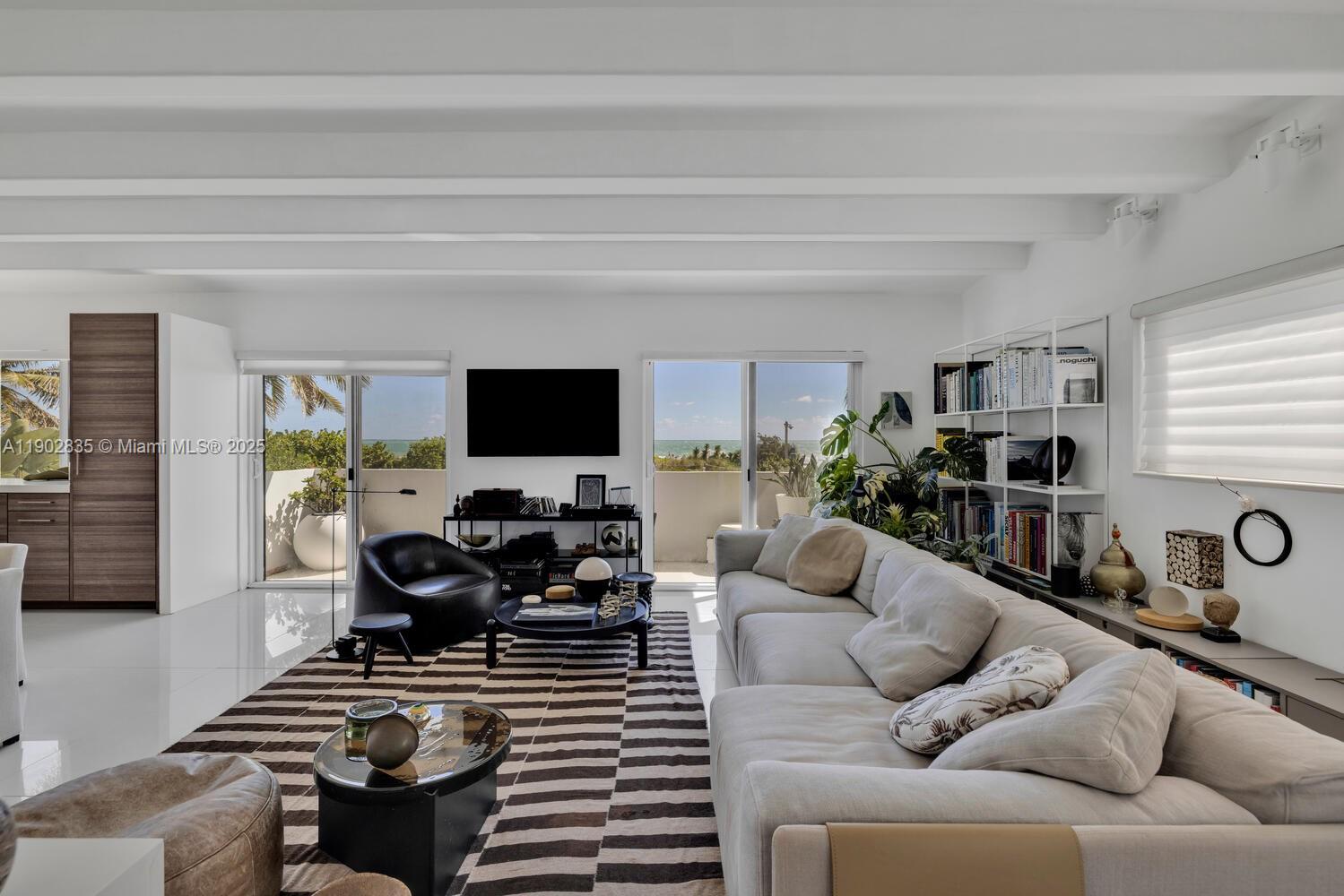 325 Ocean Dr #210 Miami Beach, FL 33139